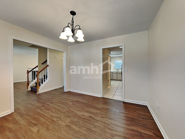 Photo - 2911 Firethorn Dr