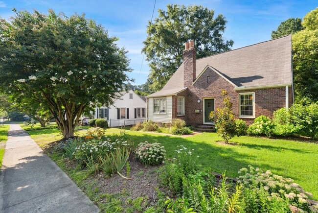 Photo - 3bd/2ba Two-Story Home in Durham Only 1 Mile from Downtown!