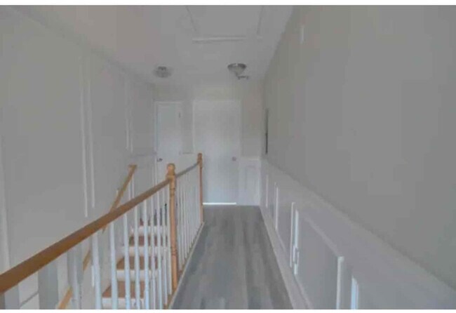 Photo - 89 W Main St