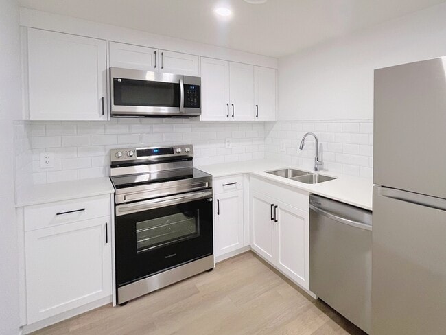 Building Photo - 3435-3169 169 St. SW Unit Lower