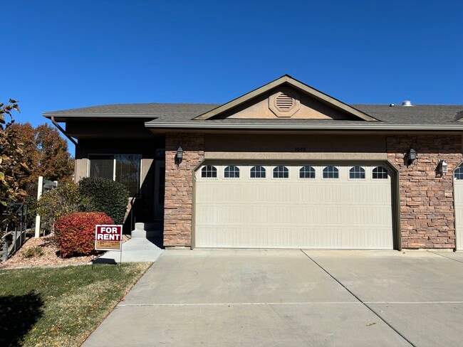 Building Photo - 1648 Treehaven Ct