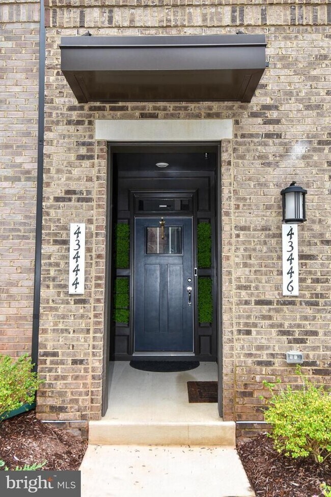 Photo - Location!! Like-New!! Convenience!!