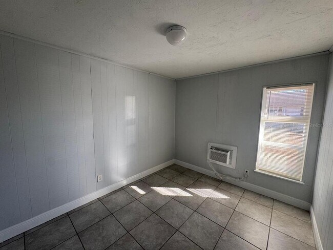 Photo - 1392 King St