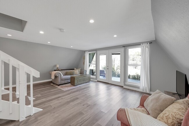 Photo - 1500 W Pine Lake Cir