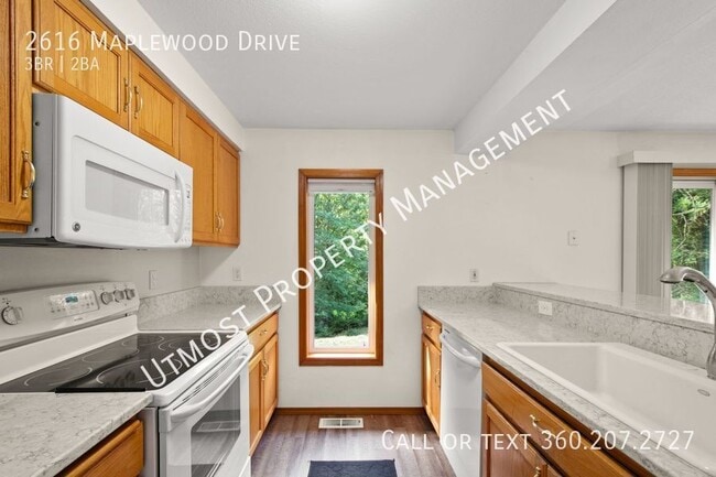 Photo - 2616 Maplewood Dr