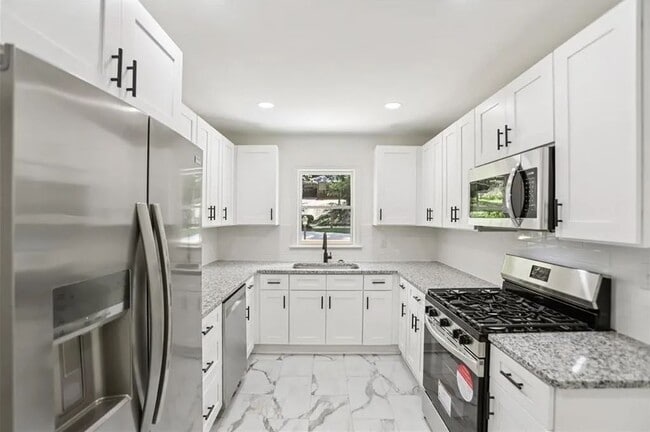 Building Photo - 1367 Pollard Dr SW