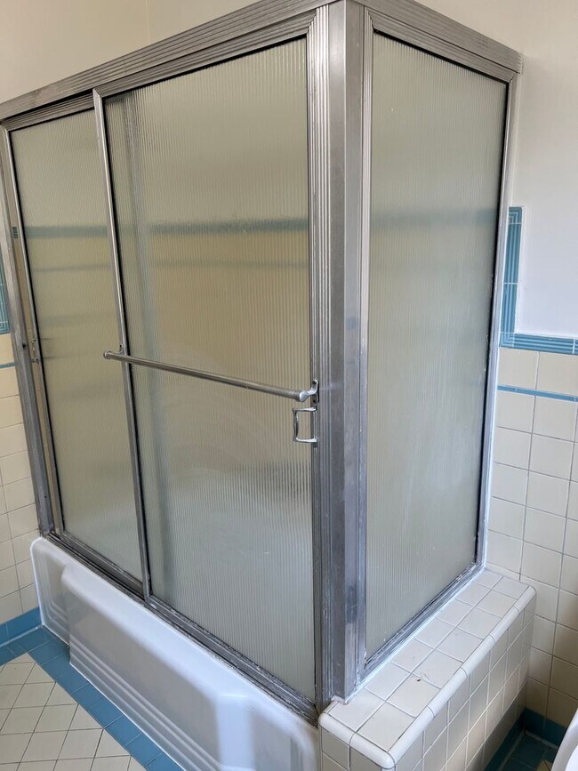 Photo - Rowena Ave, LLC. Unit 08