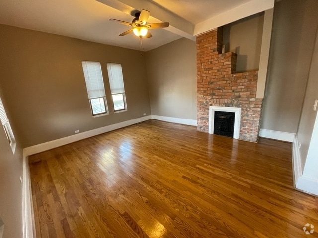 Building Photo - 236 E Illinois St Unit 1 Rental