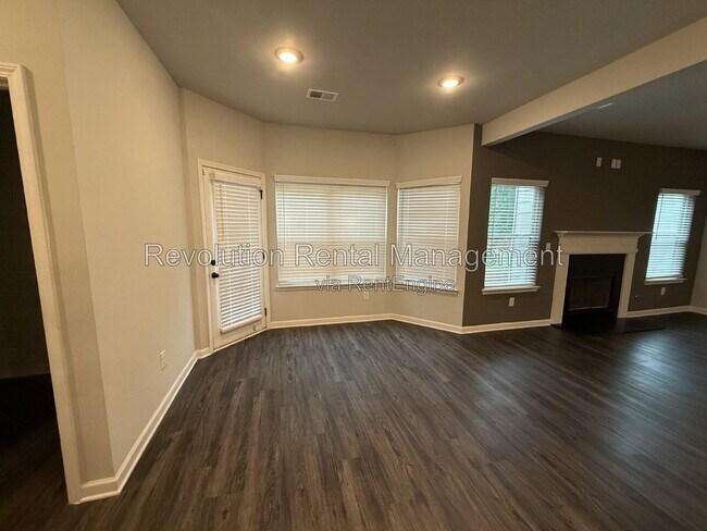 Photo - 1009 Fable Ln
