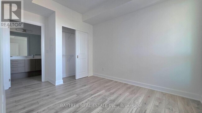 Photo - 3240 William Coltson Ave Unité 1801