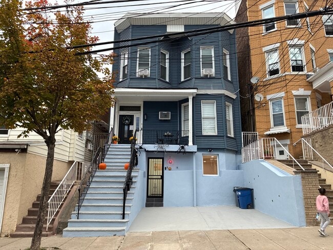 Photo - 716 11TH St Unit 1