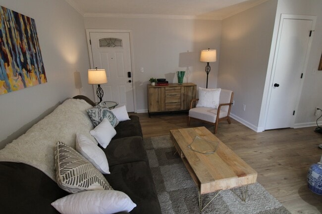 Photo - 515 Chesterfield Ave