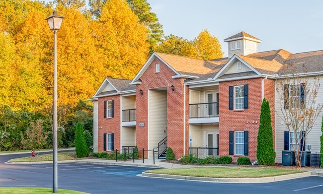 Mill Creek Manor Senior Living - Mill Creek Manor Senior Living Apartamentos