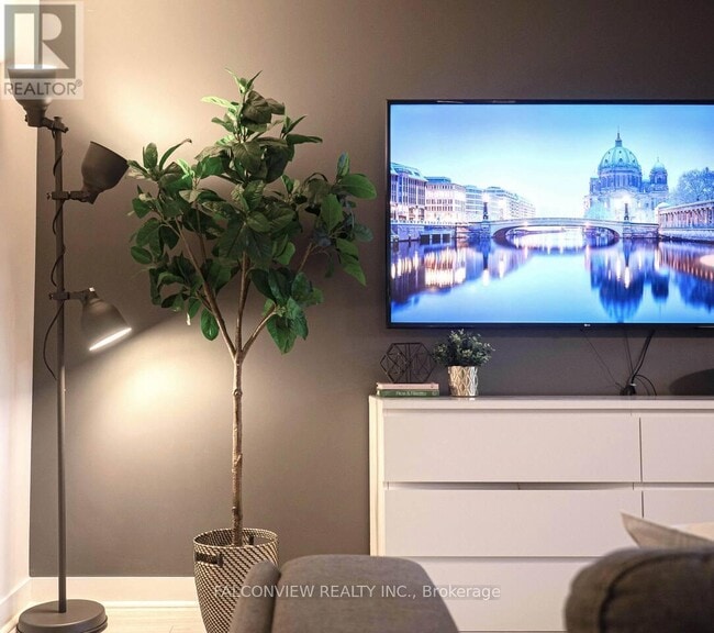 Photo - 165 Legion Rd N Unité 631