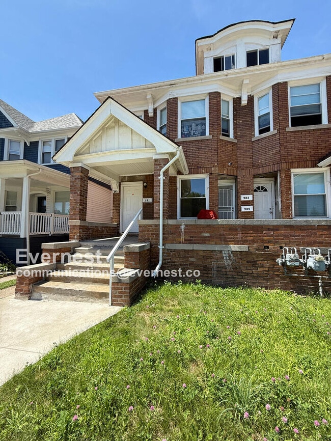Building Photo - 981 E Grand Blvd Rental