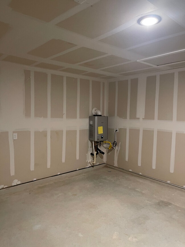 Photo - 2863 Red Diamond