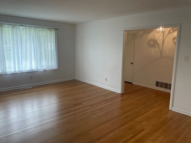 Photo - 202 Alders Dr