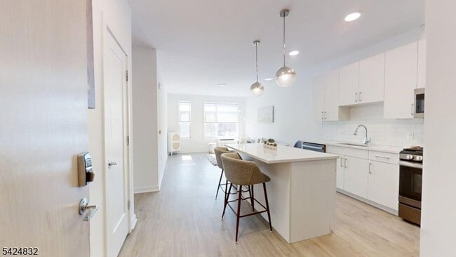 Photo - 1181 Morris Ave Unit 307