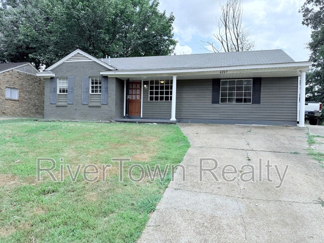 Building Photo - 4207 Kenosha Rd Rental