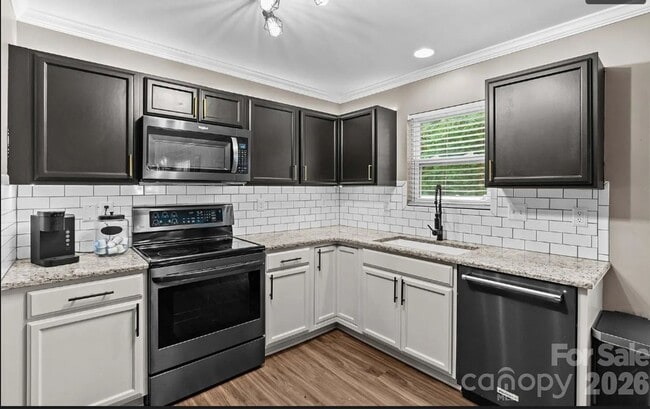 218 Valerie Dr