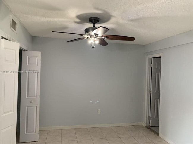 Photo - 1062 W 42nd Pl Unit Studio