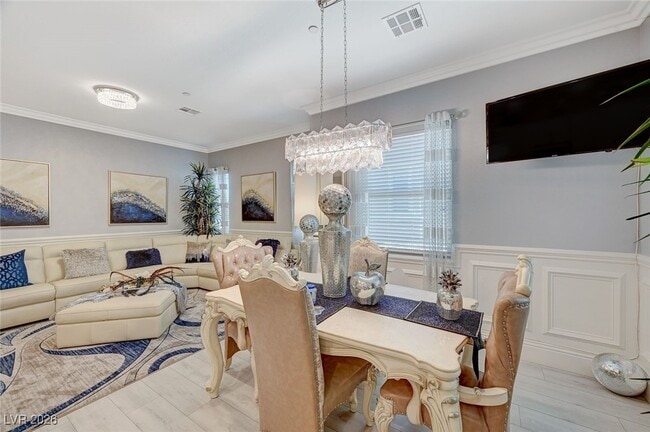 Photo - 762 Praire Plume St