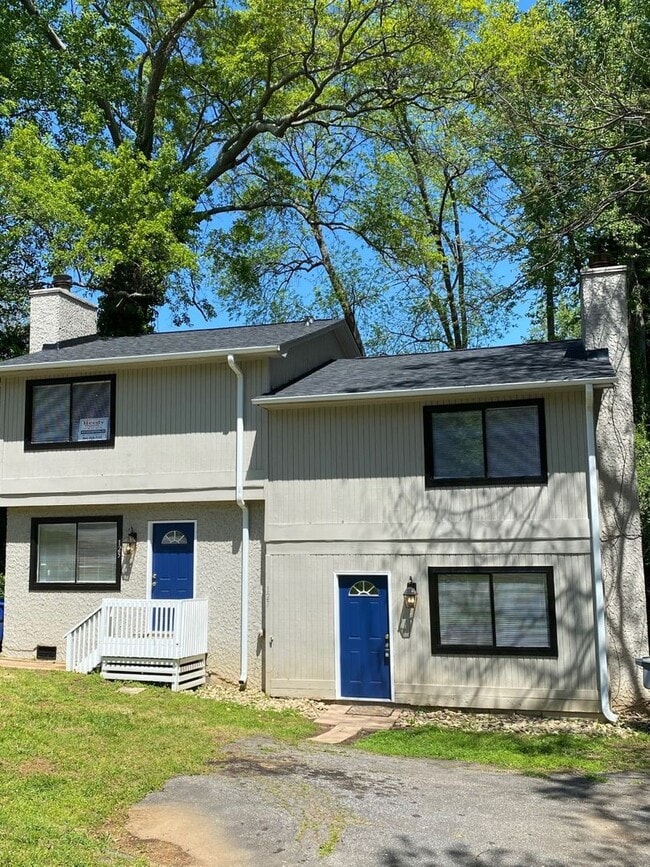 Ivy Street Duplex - Ivy Street Duplex Apartment Unit 125
