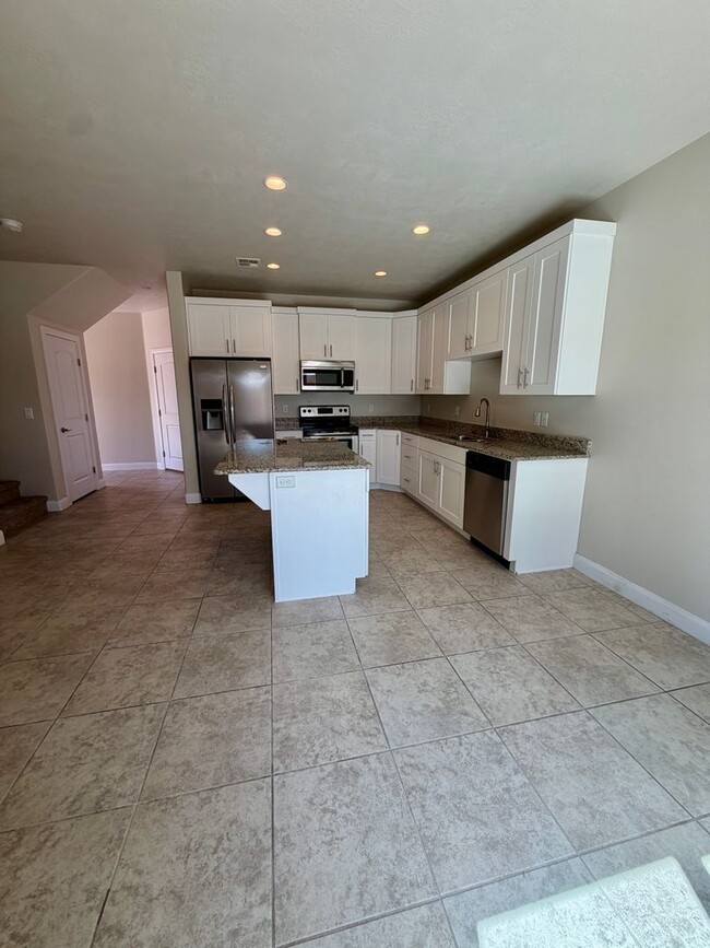 3971 Bella Vista Dr