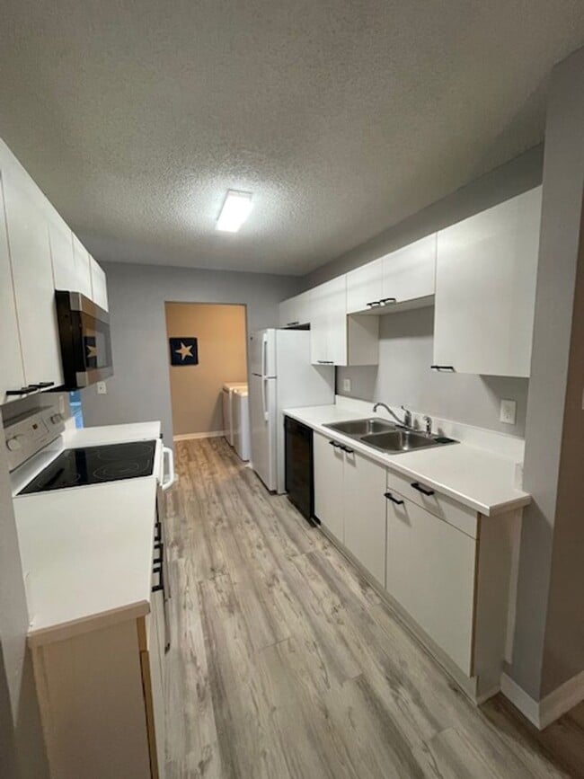 Photo - 2Bed/2Bath in the heart of Daytona Beach w/tons of amenities included in rent! Unit 29
