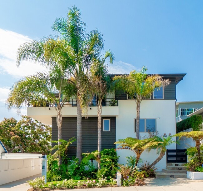 Building Photo - 1542 Manhattan Beach Blvd Rental