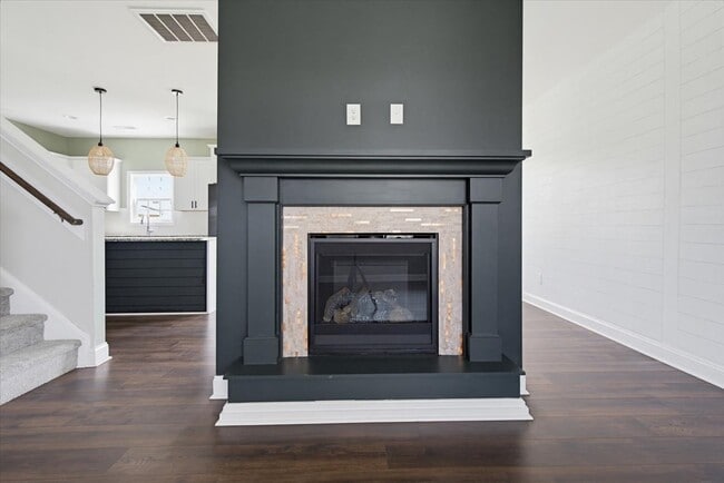 Photo - 1717 Stackhouse Dr
