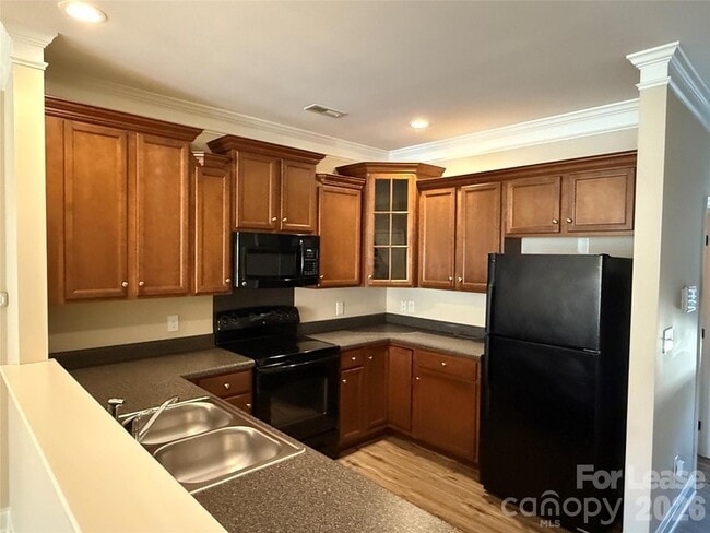 Photo - 371 Beacon St NW