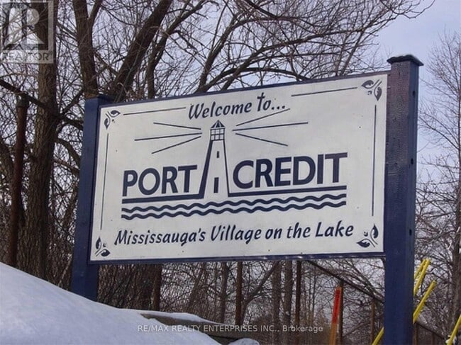Photo - 297 Lakeshore Rd E