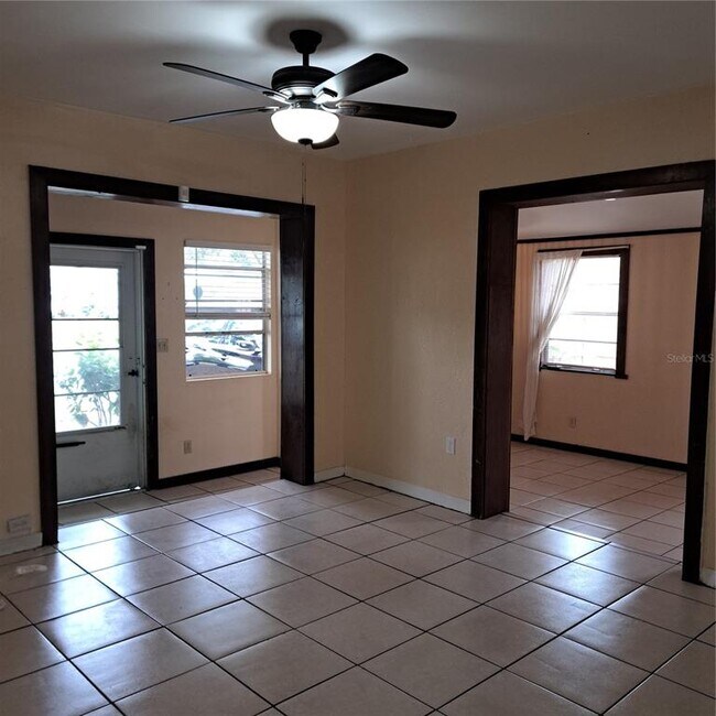 Photo - 627 61st Ave S