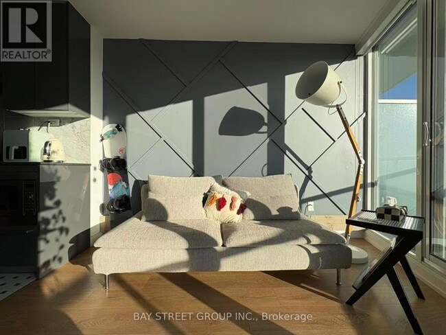 Photo - 115 McMahon Dr Unité 2706