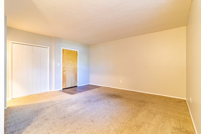 Valley Plaza Apartments