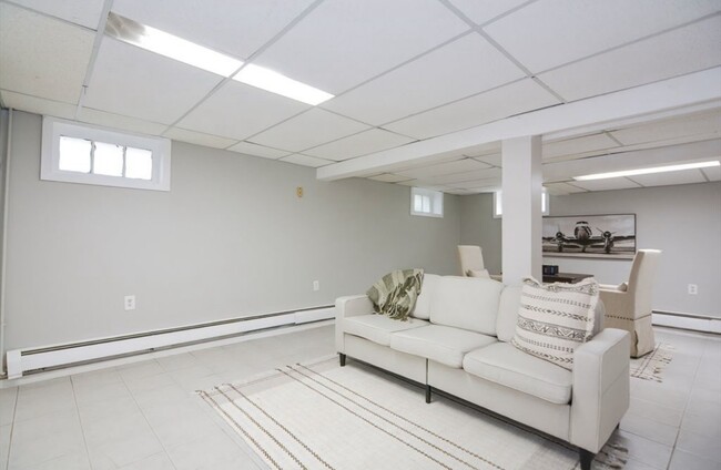 Building Photo - 122 Burgess Ave Rental