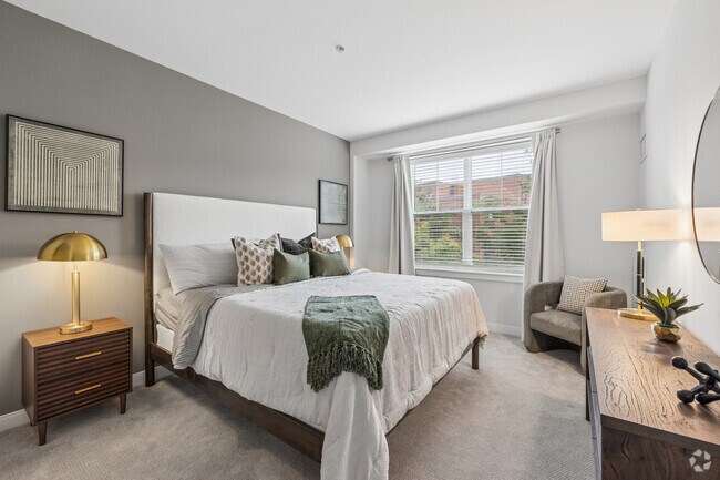 2BR, 2BA - 1,113SF - Bedsroom
