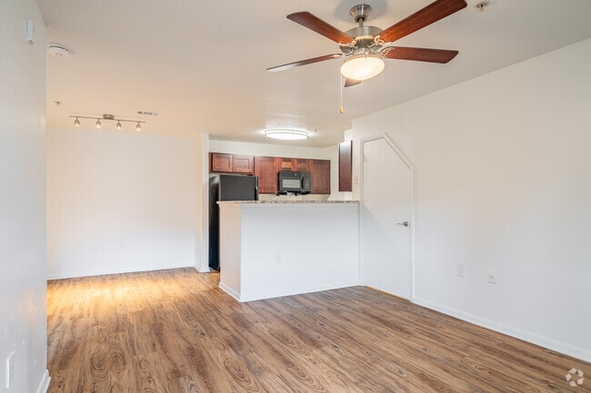 3BR, 2BA - 1,196SF