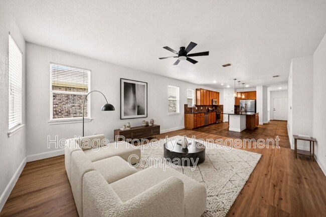 7915 Cenote Dr