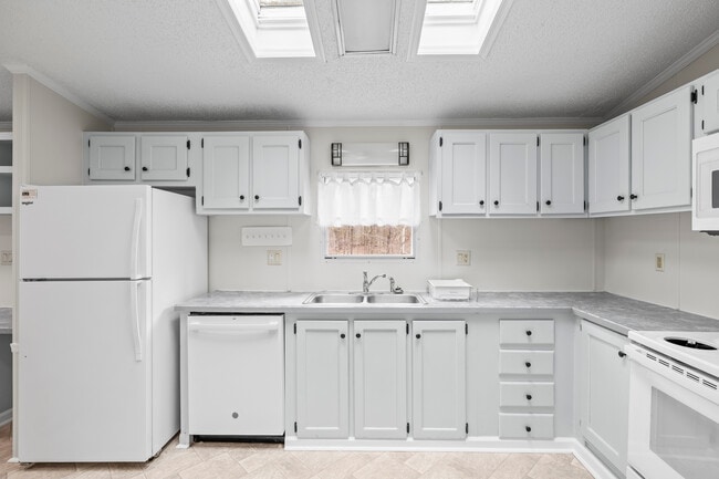 Photo - 209 Varner Dr SW