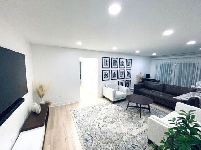 Photo - 952 E Old Willow Rd Unit 102