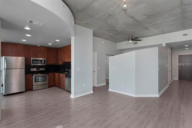 Photo - 777 N Ashley Dr Unidad 1205