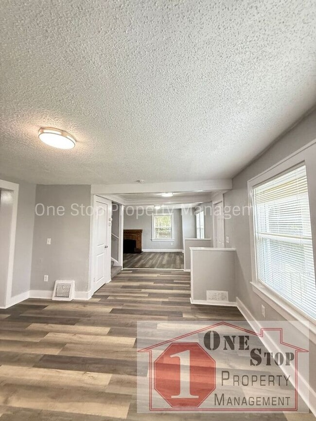 Photo - Beautiful 4 Bedroom 3 Bathroom Home in Kan...