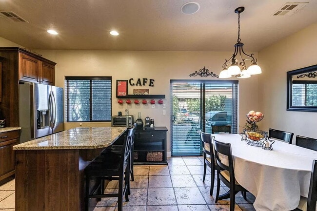Photo - Spacious 3-Bed Townhouse Retreat in Southgate Townhomes Unidad 7
