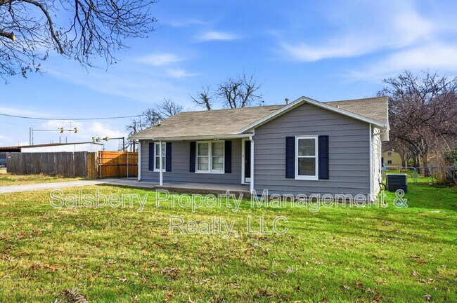 Photo - 418 Russell St