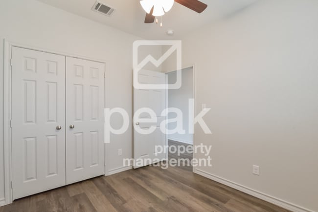 Photo - $1475! 2Bed/1.5bath Duplex Available for R...