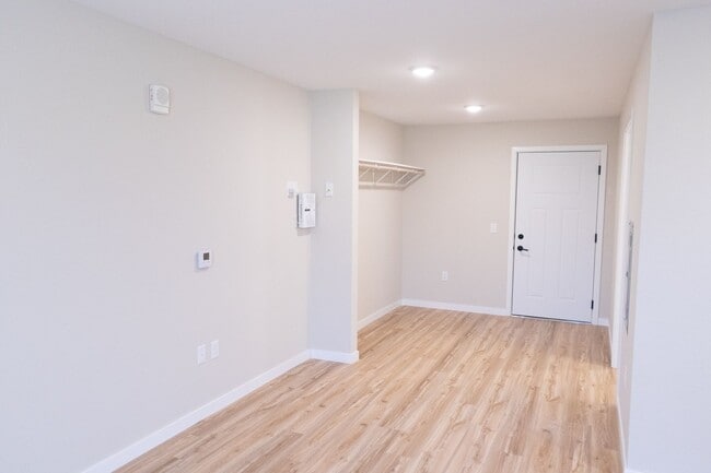 Photo - Hillside Apartments