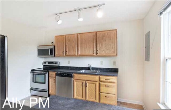 Photo - 1313 Villa Way