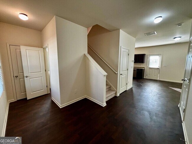 Photo - 343 Merigold Way